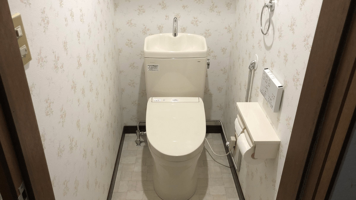 トイレリフォームで便器と壁紙 クッションフロアを一新 施工事例 クラシアン