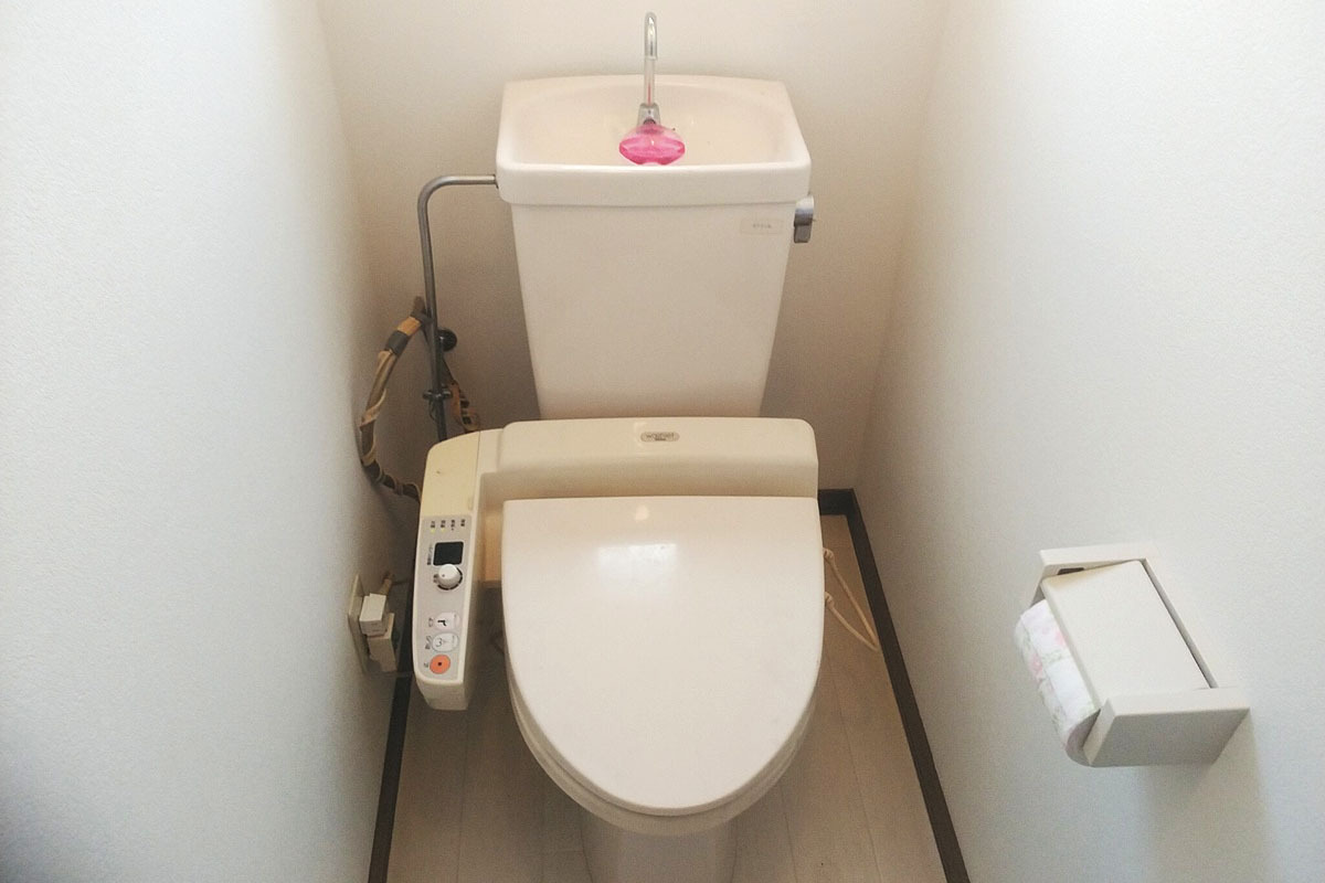 水漏れするトイレを他社と比較検討の上交換 施工事例 クラシアン