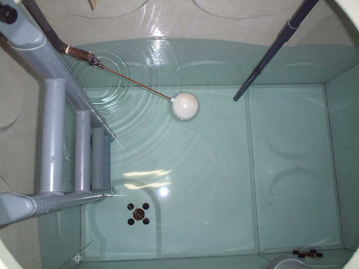 受水槽が水漏れする原因と修理方法 クラシアン