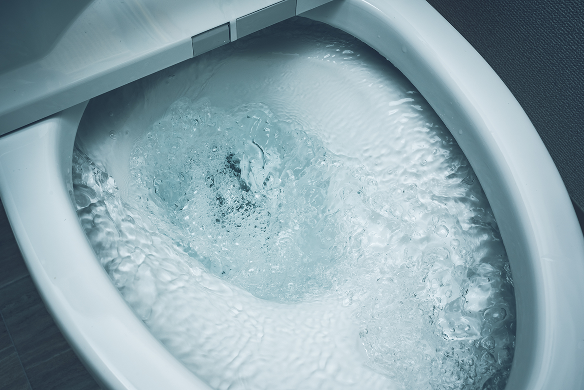 トイレを流して水位が下がらないのは詰まりのせい！溢れる前に原因と対処法をチェック クラシアン